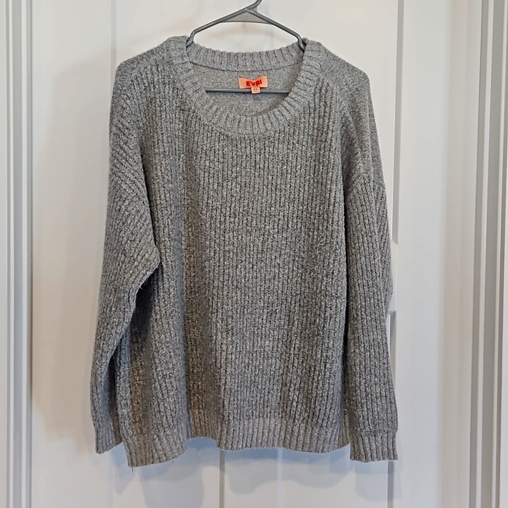 Light Grey cashmere long sleeve sweater.